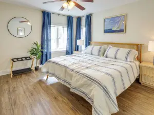 Walk to Private Beach & Boat Launch: Mayfield Home