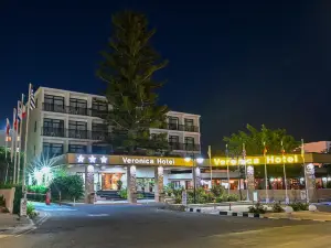 Veronica Hotel