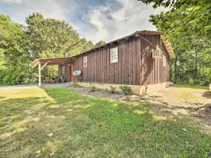 Charming New Concord Cabin on 50-Acre Farm!