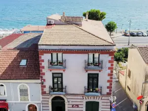 ฮาร์โมเนีย โฮม