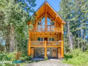 Skiing Bear Chalet