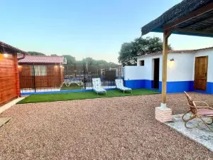 Dos Villas Entre Ciervos Y Cervantes
