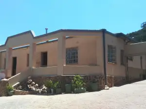 Suburbian Lodge