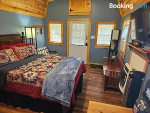 Acorn Cottage at Hocking Vacations