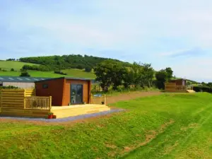 Waenfechan Glamping with Hot Tubs