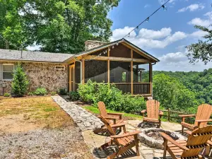 Center Hill Lake House: Porch & Lake Views!