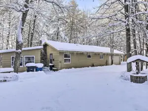 Serene Woodruff Cottage: Lakefront Access!