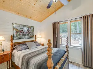 Near Main Street with Hot Tub Retreat in Hiawassee!