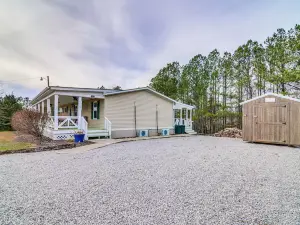 Monticello Home w/ Deck & Fire Pit < 1 Mi to Water