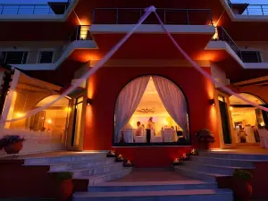 Faros Luxury Suites