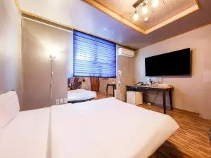 H Boutique Motel