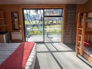 Hampshire Holiday Park - Glendhu Bay