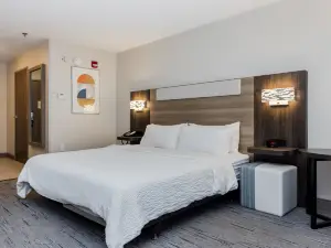 ホリデイ イン エクスプレス ホテル アンド スイーツ メアリスビル by IHG