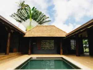 Beachfront Villa - Pod House, Private Plunge Pool