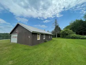 Direct Lakefront Cabin with 3 bedrooms! Serene Getaway!