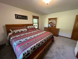 Charming Getaway Nestled in the Heart of the North Woods!