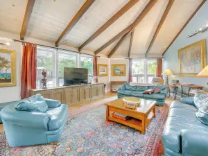 2 Mi to Ocean: Pet-friendly Abode in Aptos!