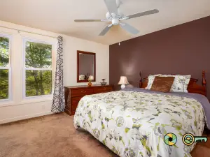 4Seasons Retreat | Quiet Townhome Minutes from Bryce Resort!