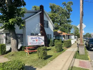 ดิ เอาส์ แอท เจนีวา ออน เดอะ เลค