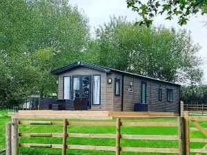 Caplor Glamping & Lodges