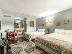 OYO Holiday Capri Motel & RV Park