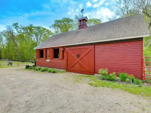 Killingly Barnyard Studio in Wine Country!