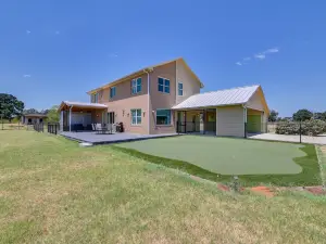 26-Acre Pilot Point Ranch Home w/ Pool & Mini Golf