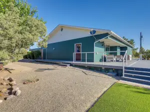 Home w/ Views & Fire Pit, 10 Mi to Aztec Ruins!