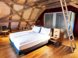 โรงแรม ชลอส รูด - บูทีค ไฮด์อะเวย์