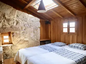 Comfortable Rural Cottage in Ancient Village in the Douro Region