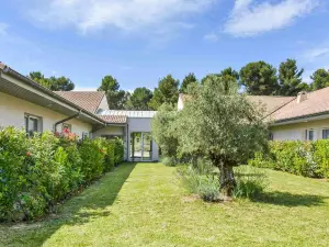 Kyriad Residence Cabries - Plan de Campagne