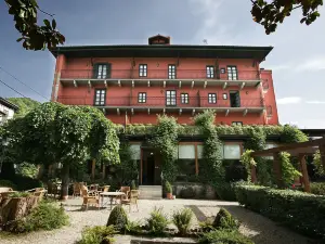 Churrut Hotel