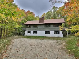 Left Duplex Home Directly Across from Pico Mountain, Close to Killington. 3 Bedroom Home