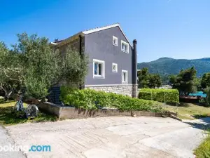 Apartment Zuljana 10233b