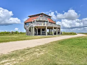 Matagorda Townhome W/Deck, Views, Pool Access