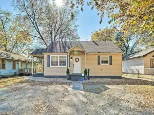 2 Mi to Historic Sites Cozy Fort Smith Home!