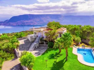 Villa Afroditi in Chania Near Airport with Private Pool, Free Wi-Fi, Souda Bay Views, Garden Oasis