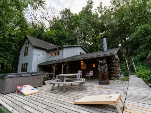 Gorgeous Lake House on Little Green Lake