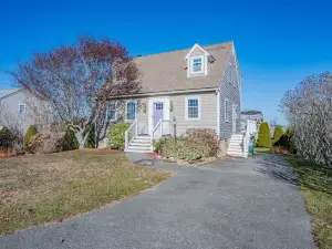 Charming Cape Cod Retreat with Bay Views - Inviting Coastal Escape