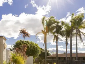 Sunseeker Motor Inn