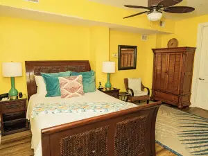 Water's Edge Inn - Adults Only