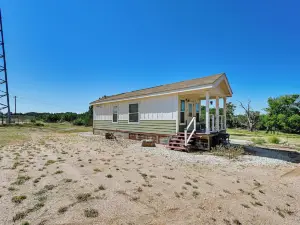 6 Mi to Topsey Exotic Ranch Retreat on 12 Acres!
