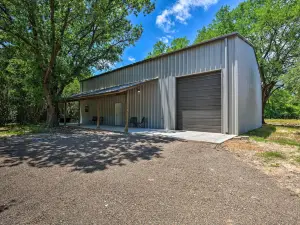 Secluded Home w/ Gas Grill, 3 Mi to Boating!
