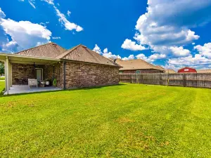 Modern 3BR Retreat with Patio in Gray
