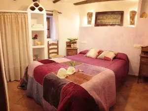 Romantic House for 2 or 4 People with Jacuzzi