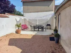 Maison Cocooning Avec Jardin et cheminée près de Vichy – vélos et Animaux acceptés - FR-1-489-68
