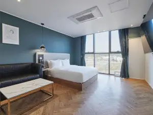 Dongtan Station Obut Hotel