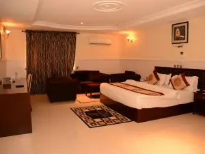 Greatwood Hotel