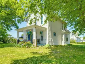 距橋街1個街區：伊利湖度假屋！