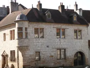 Maison la Tourelle